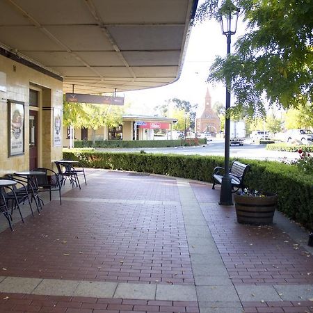 Court House Hotel Boorowa Exterior foto