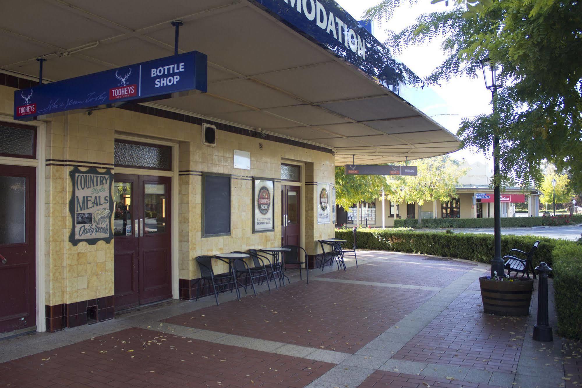 Court House Hotel Boorowa Exterior foto