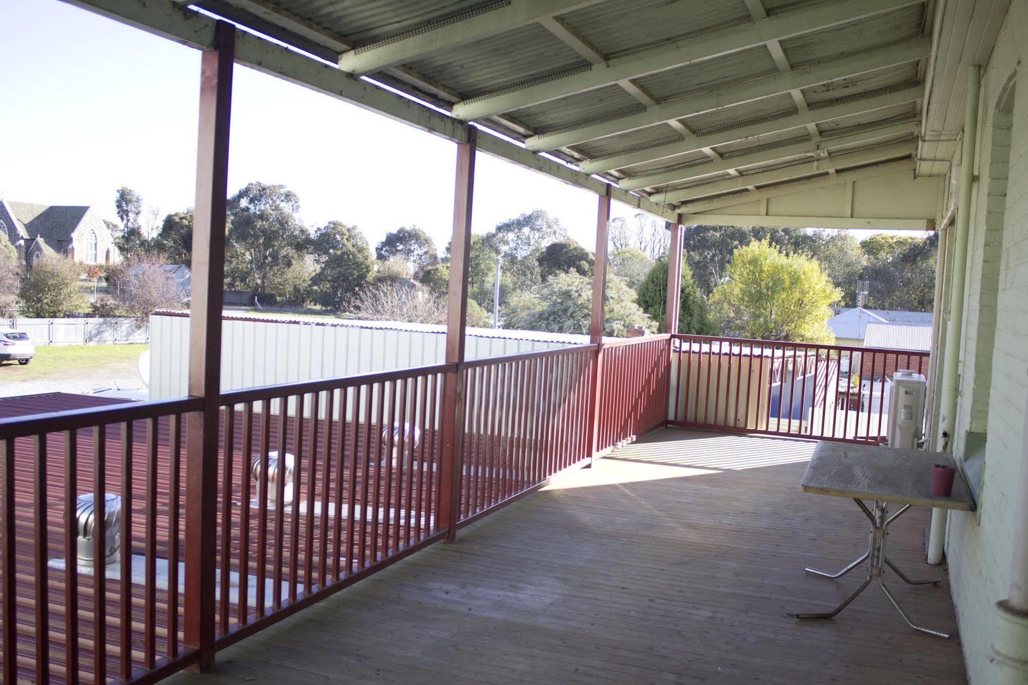 Court House Hotel Boorowa Exterior foto